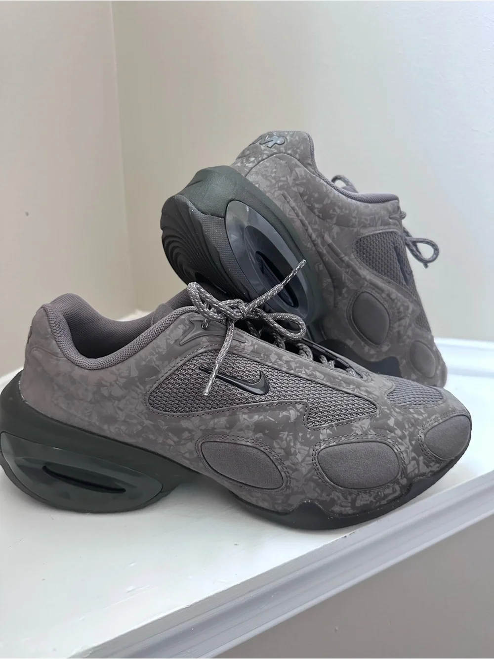 Nike Gray Marbled Running Sneakers